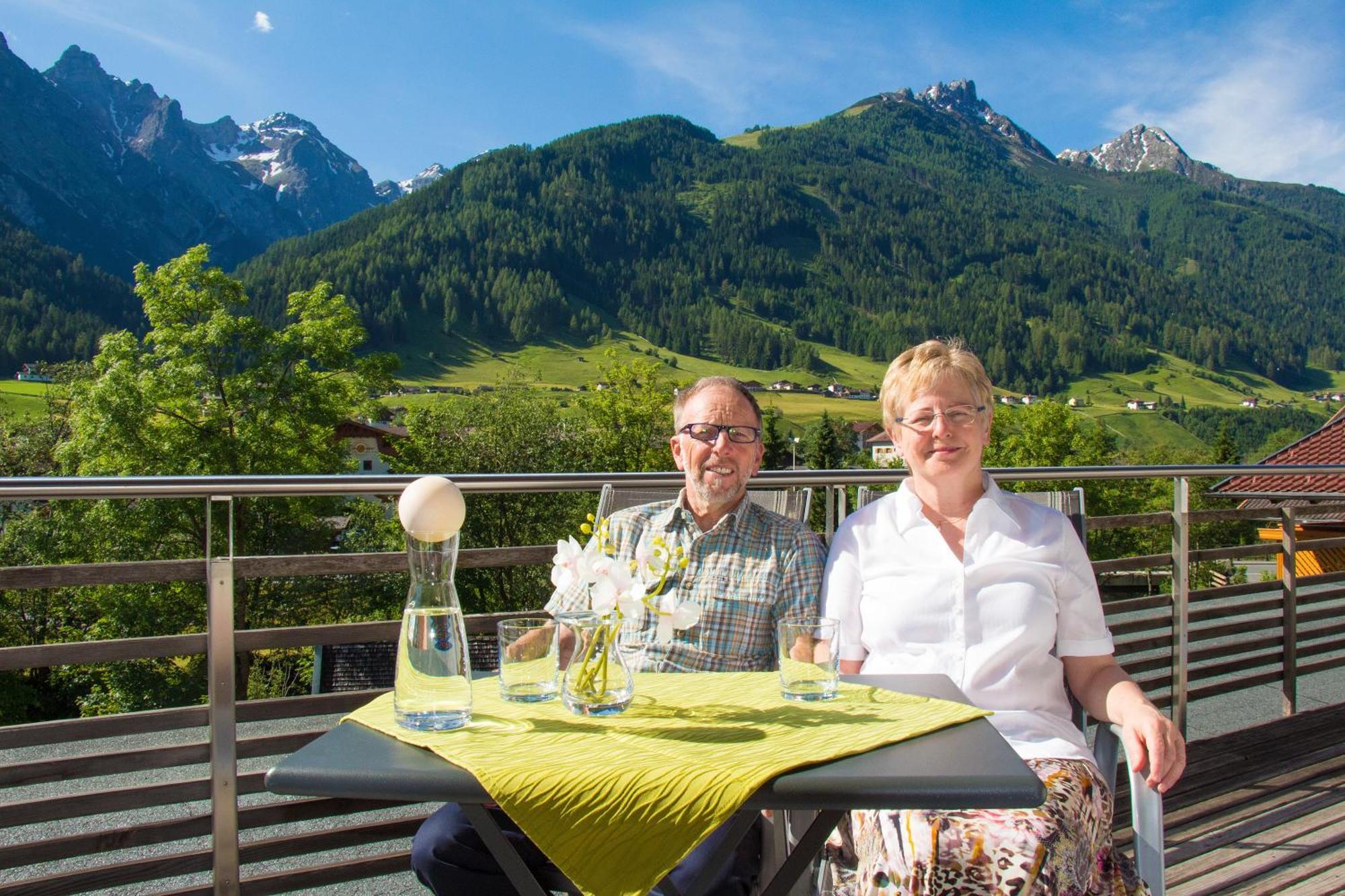 Pension Tina Neustift im Stubaital Exterior foto