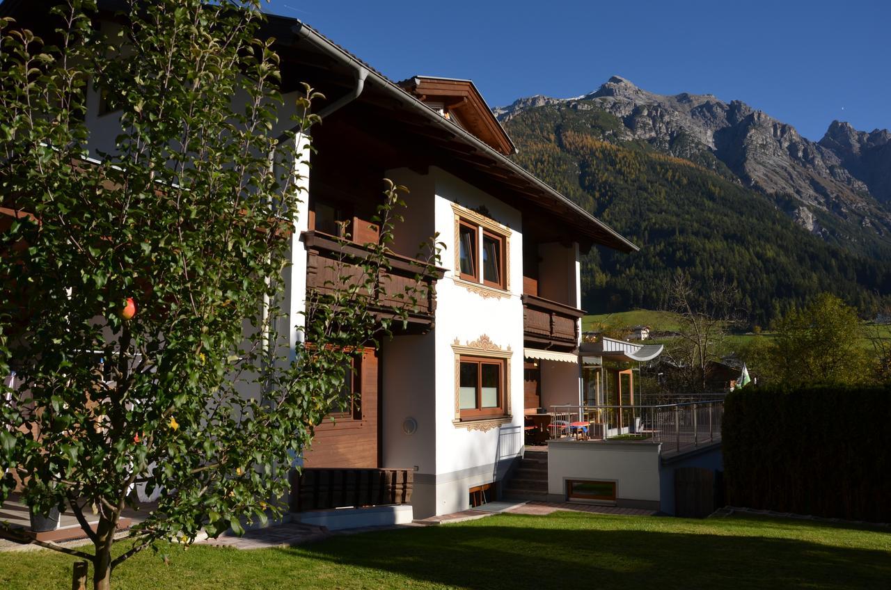 Pension Tina Neustift im Stubaital Exterior foto